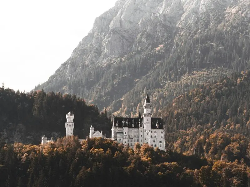 Schloss Neuschwanstein im Herbst, Bayern